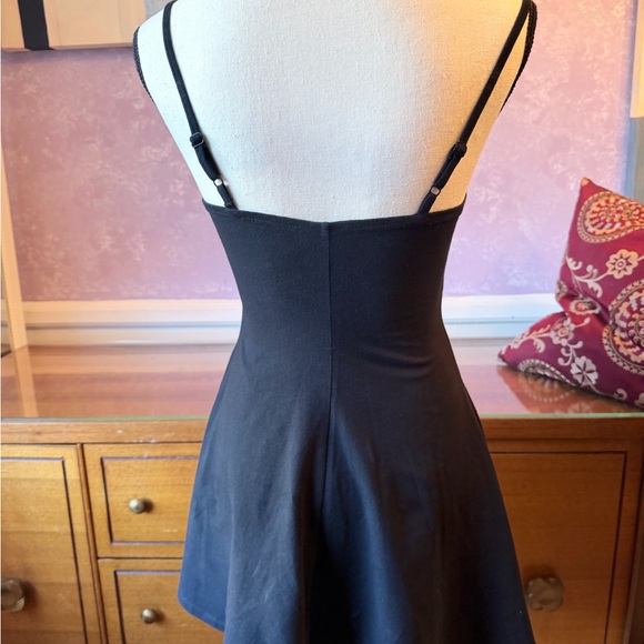 BARGAN BASEMENT! Forever 21 Black Dress - Picture 5 of 14